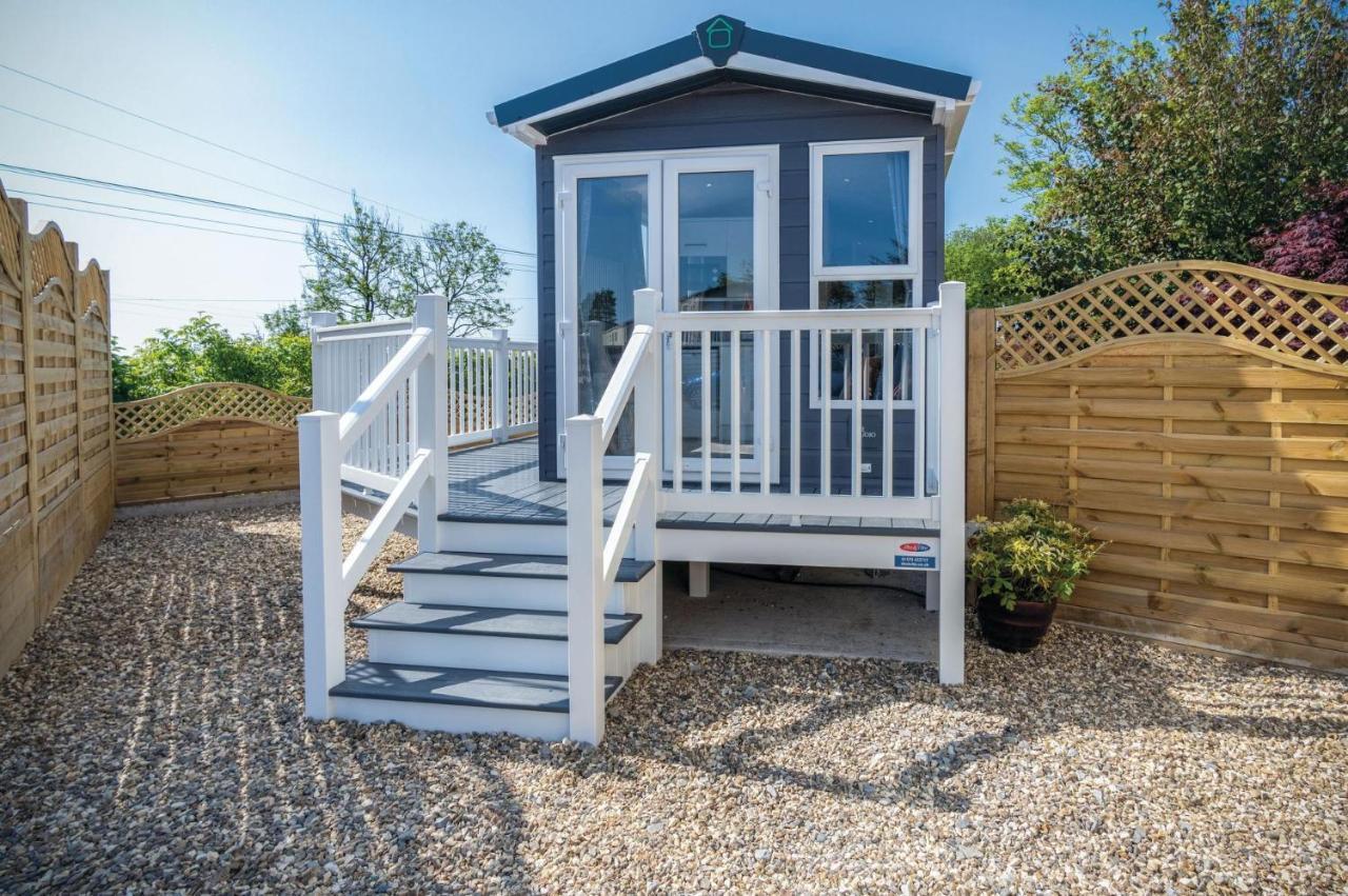 The Studio - 1 Bedroom Cabin - Amroth Kültér fotó